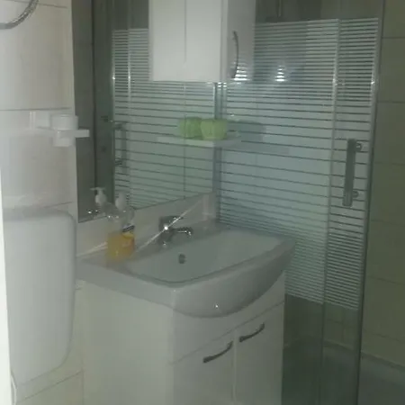 Apartment Vrtnica Kozjak-otok Vir